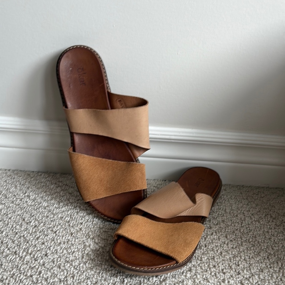 Chic Tan Leather Women's Sandals
